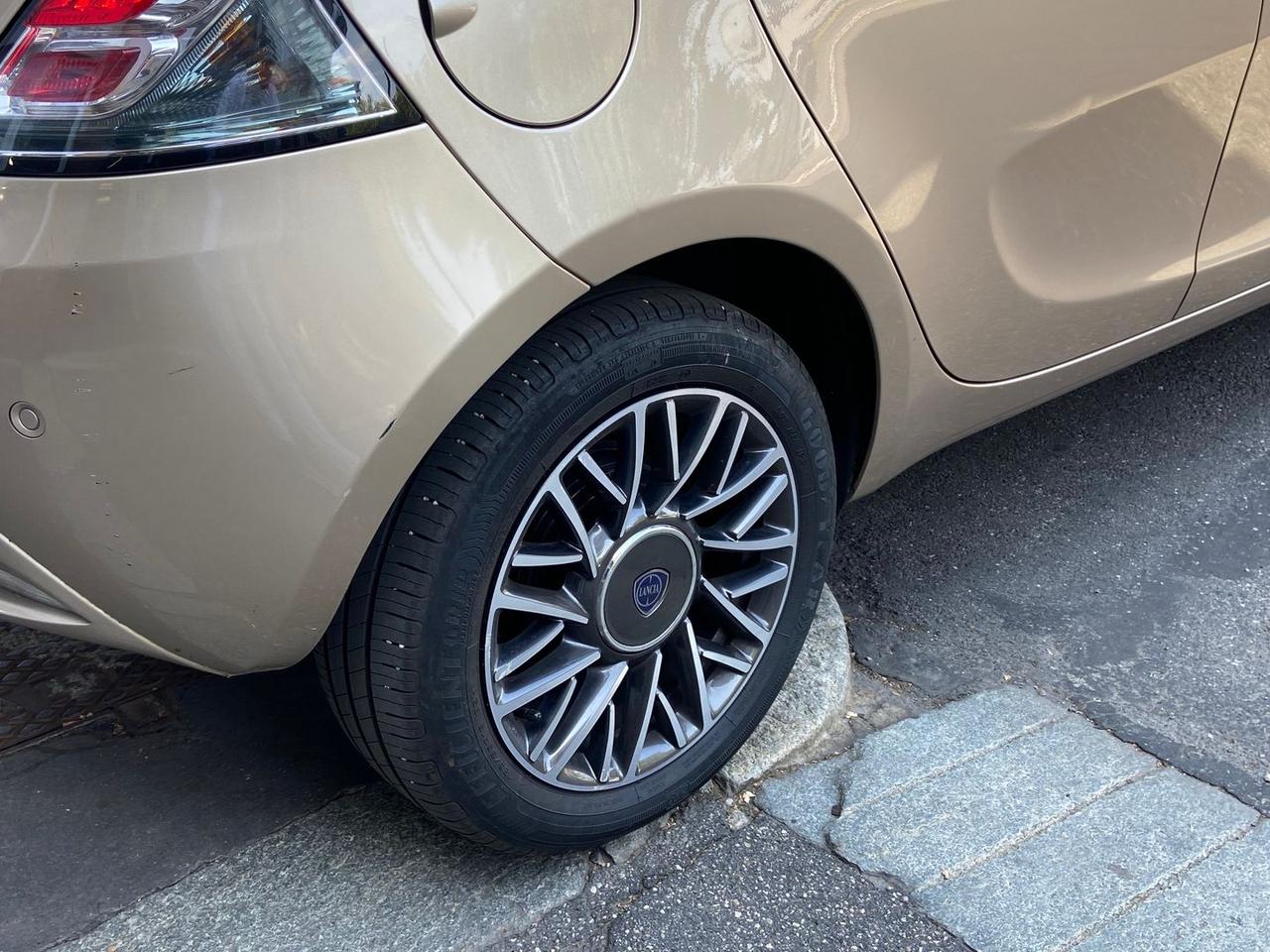 Lancia Ypsilon Gold 1.0 FireFly MHEV #11872