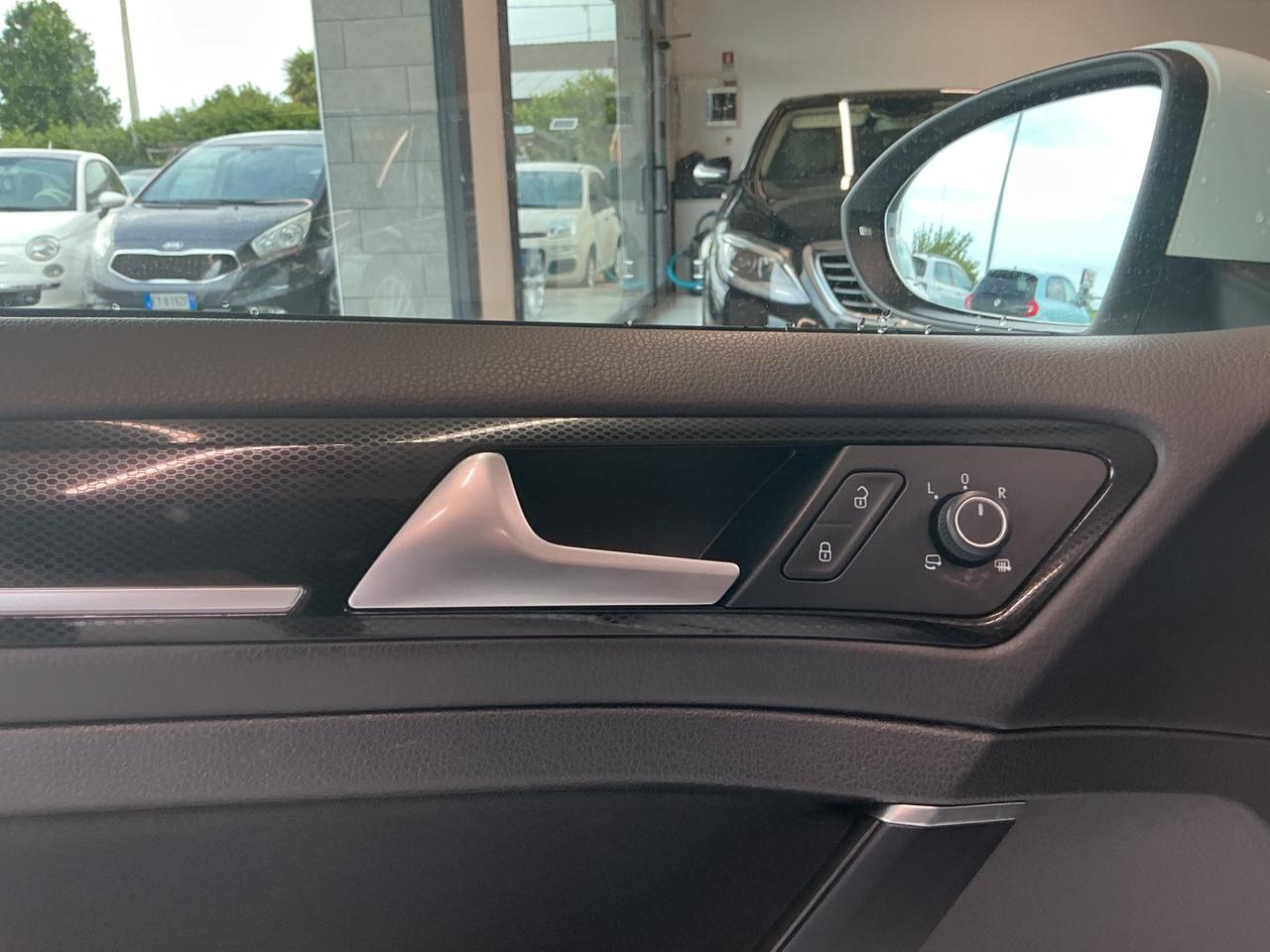 Volkswagen Golf 1.6 Diesel Automatica Neopatentati