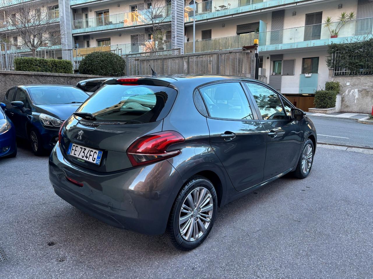 Peugeot 208 PureTech 82 5 porte Active DISTRIBUZIONE NUOVA UNIPROPRIETARIO