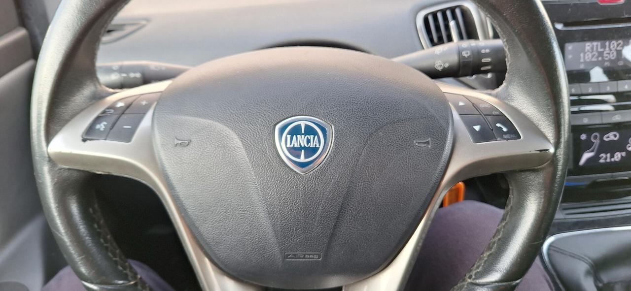 Lancia Ypsilon 1.2 69 CV 5 porte Gold