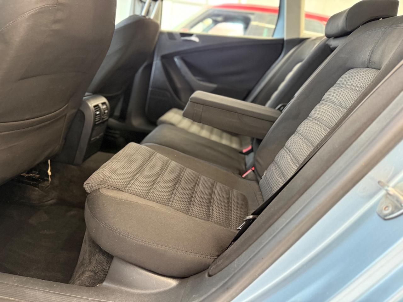 Volkswagen Passat 2.0 16V TDI Sportline 140cv