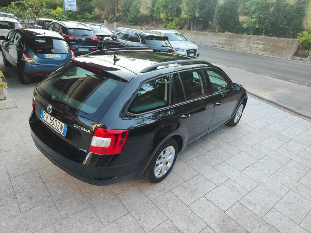 SKODA Octavia 1.5 DSG Wagon Executive G-Tec
