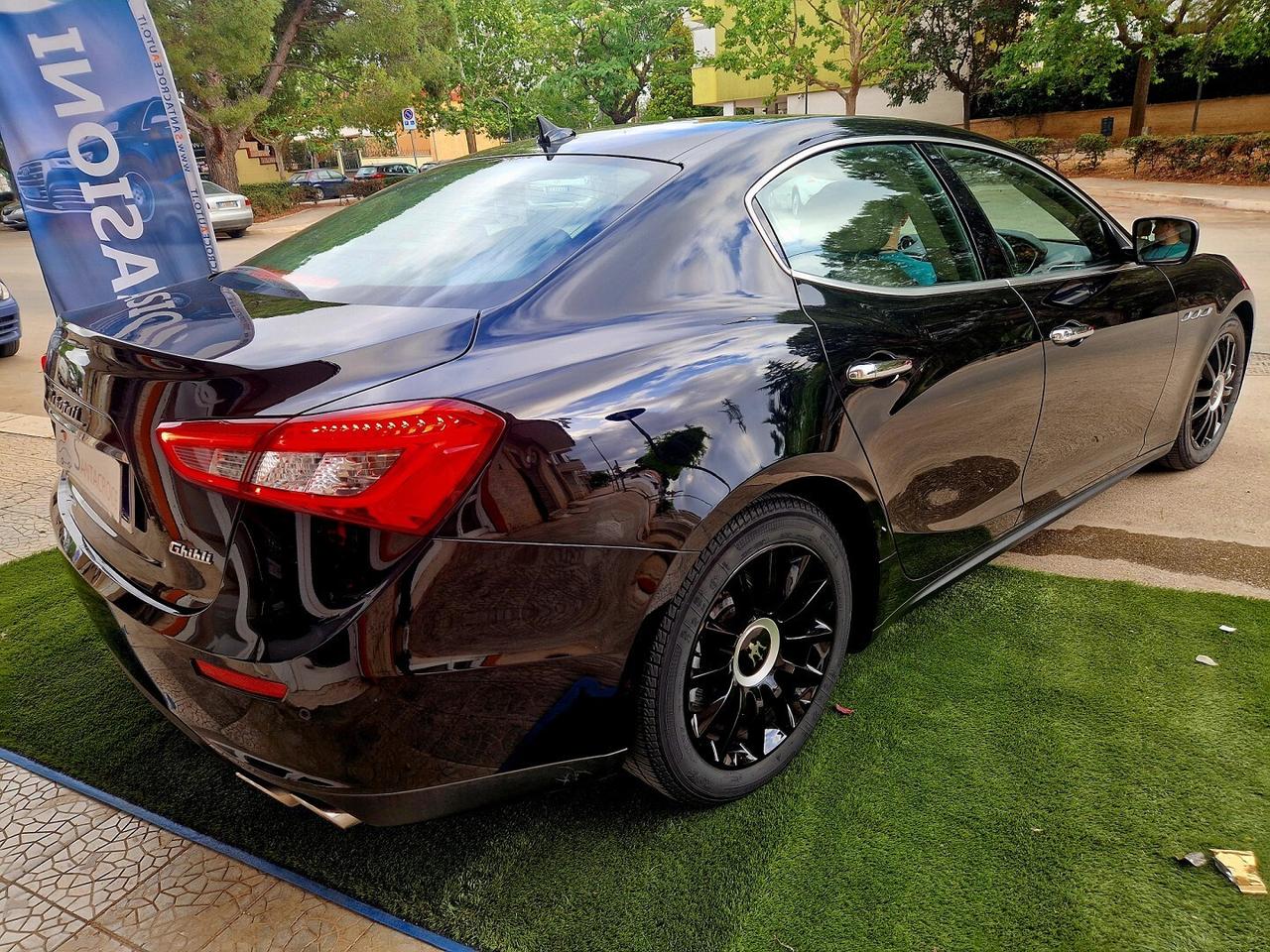 MASERATI GHIBLI V6 DIESEL 275CV NERISSIMO EDITION