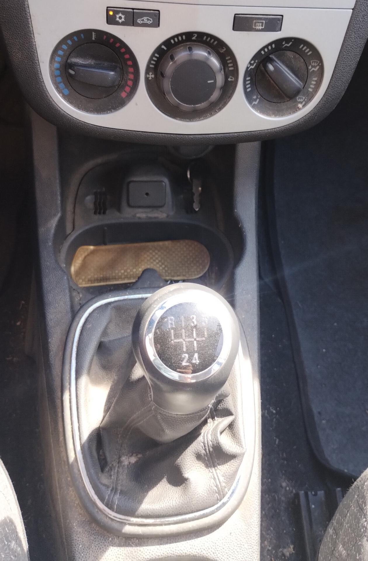Opel Corsa 1.2 5 porte Club NEOPATENTATI