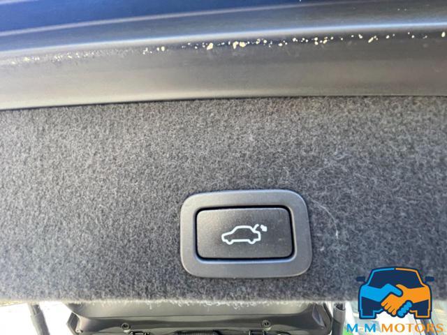 VOLVO XC60 D4 AWD doppio treno di gomme