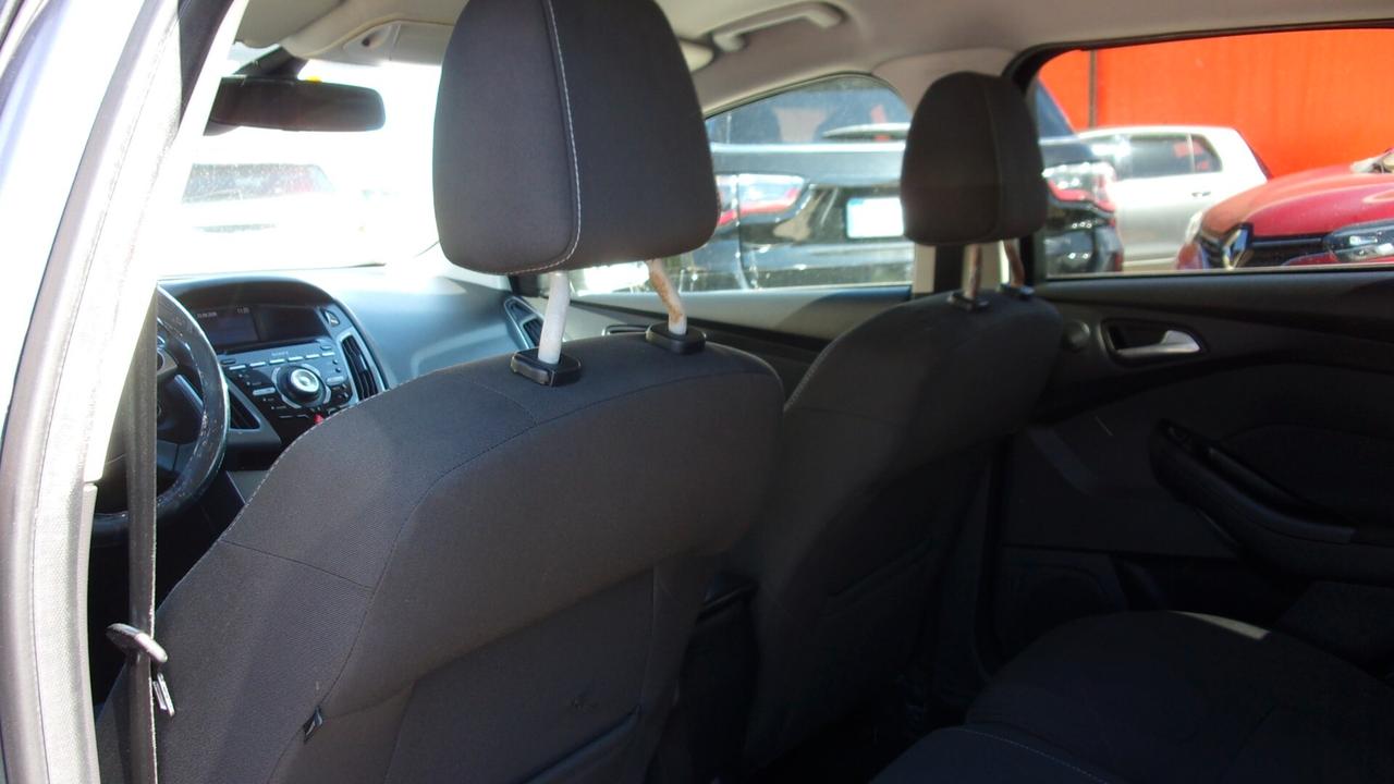 Ford Focus 1.6 120 CV GPL SW Titanium