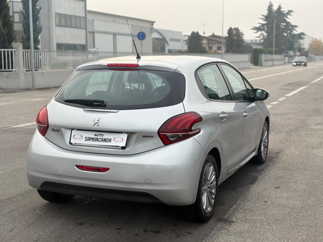 Peugeot 208 1.2 benzina 2017