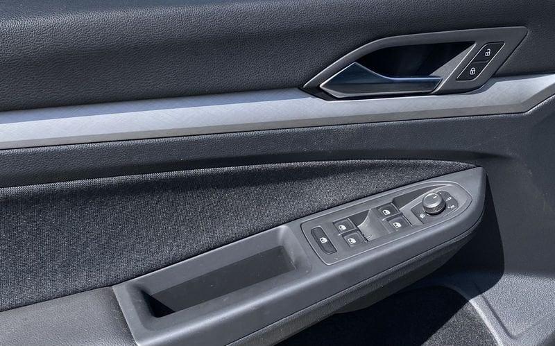 Volkswagen Golf 8 Life 2.0 TDI 116 CV