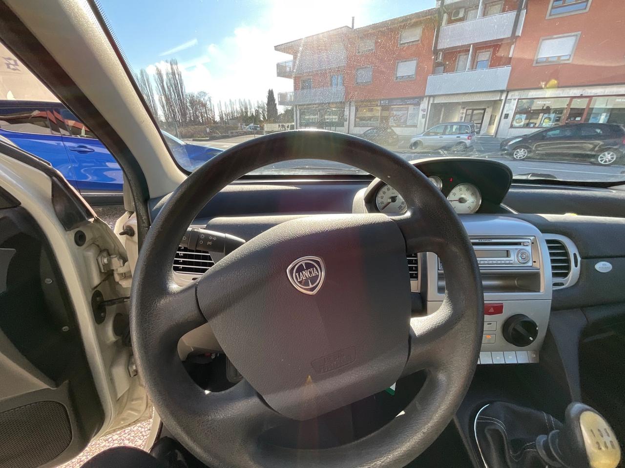 Lancia Ypsilon 1.2 69 CV Diva