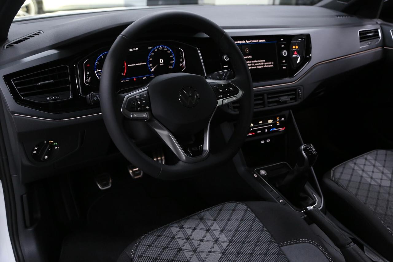 Volkswagen Taigo R-Line Plus 1.0 TSI 115 cv