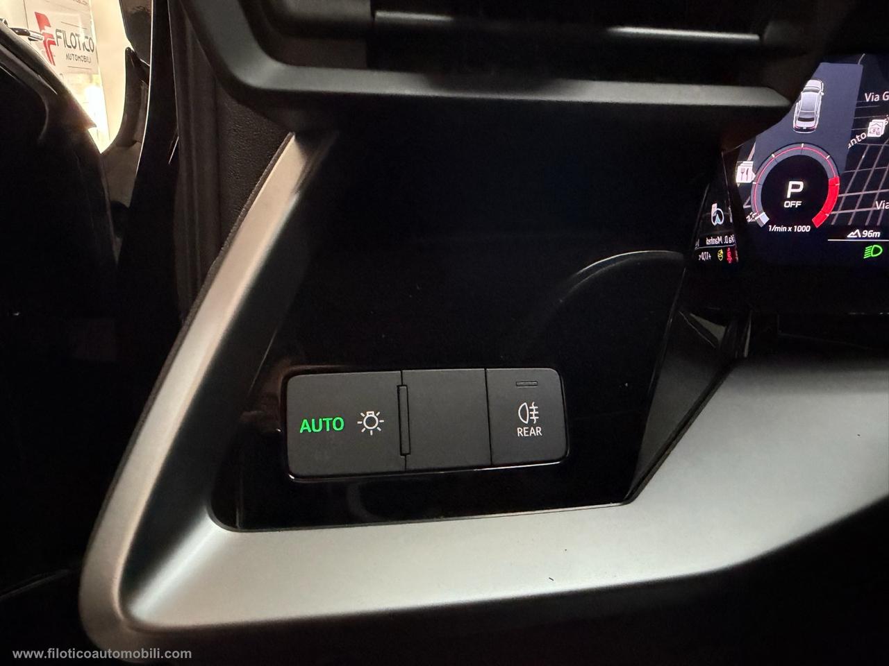 AUDI A3 Sedan 30 TDI S tronic Business COCKPIT - NAVI - RUOTINO