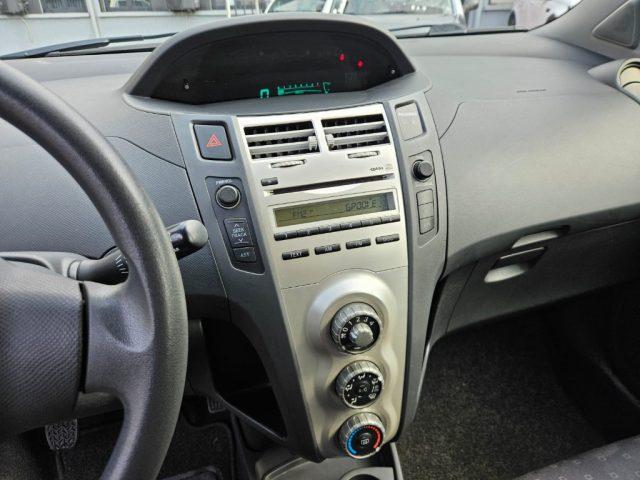 TOYOTA Yaris 1.0 5 porte