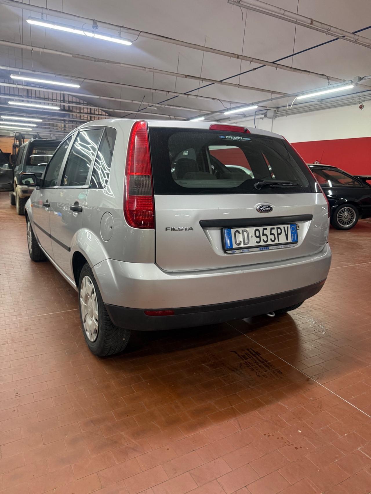 Ford Fiesta 1.2 16V 5p. Ghia