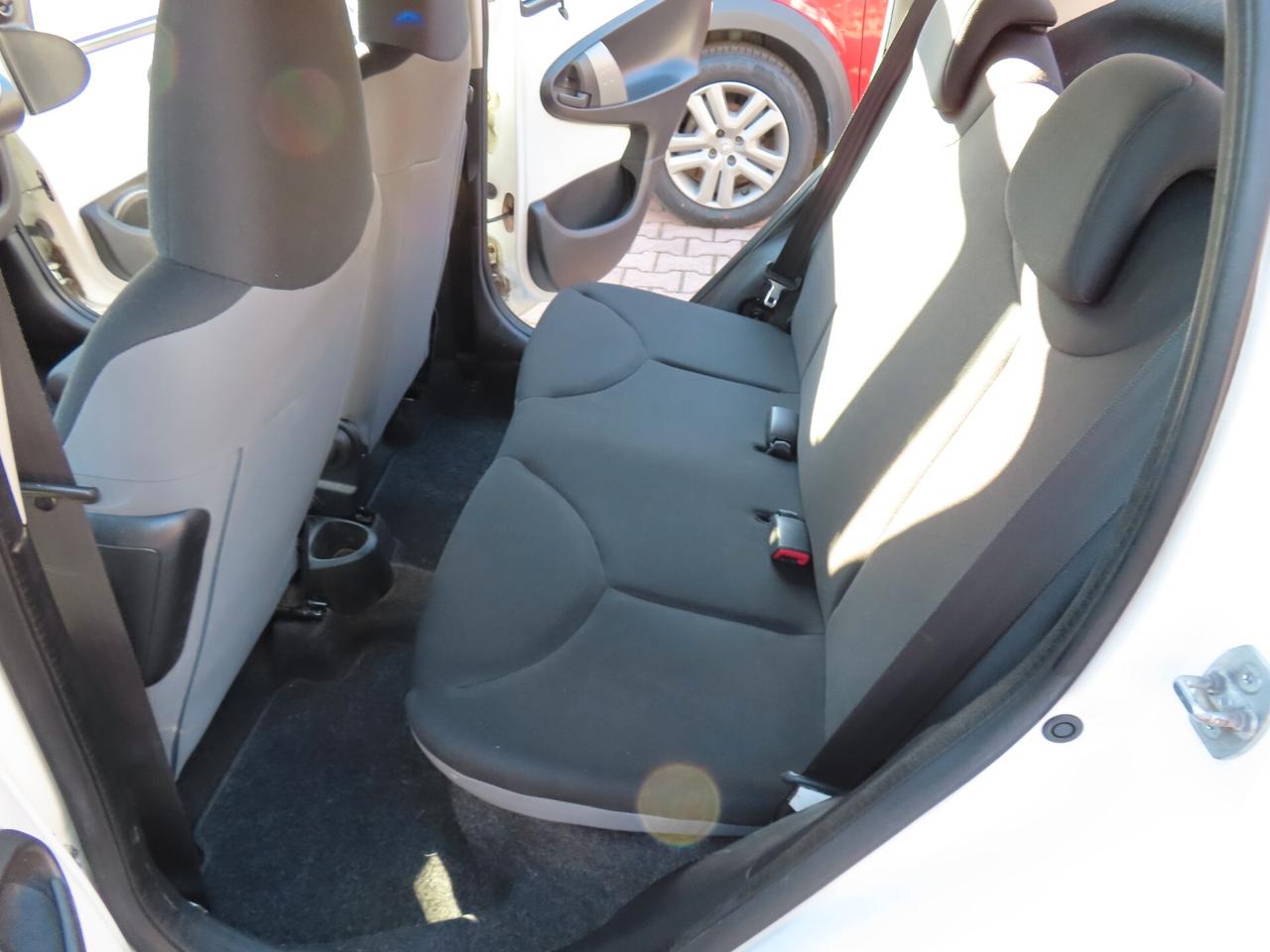 Toyota Aygo 1.0 12V VVT-i 5 porte Lounge Connect