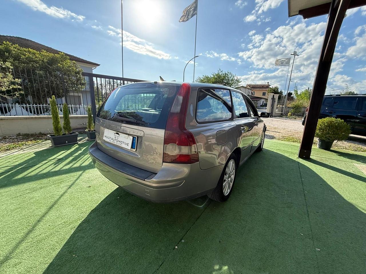 VOLVO V50