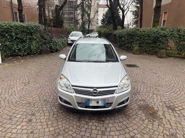 OPEL Astra 1.6 16V VVT Station Wagon Enjoy