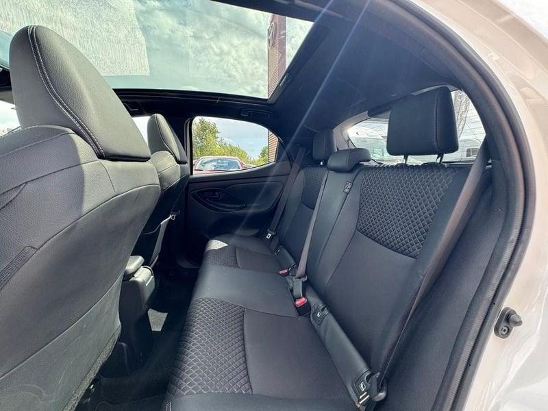 Toyota Yaris Hybrid Lounge MY22