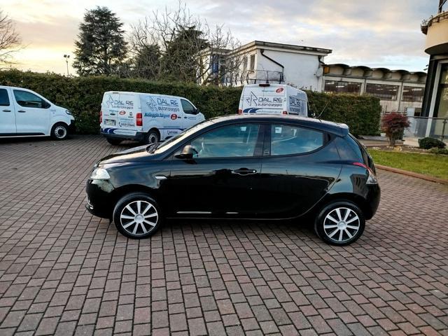 LANCIA Ypsilon 1.0 FireFly 5 porte S&S Hybrid NEOPATENTATI