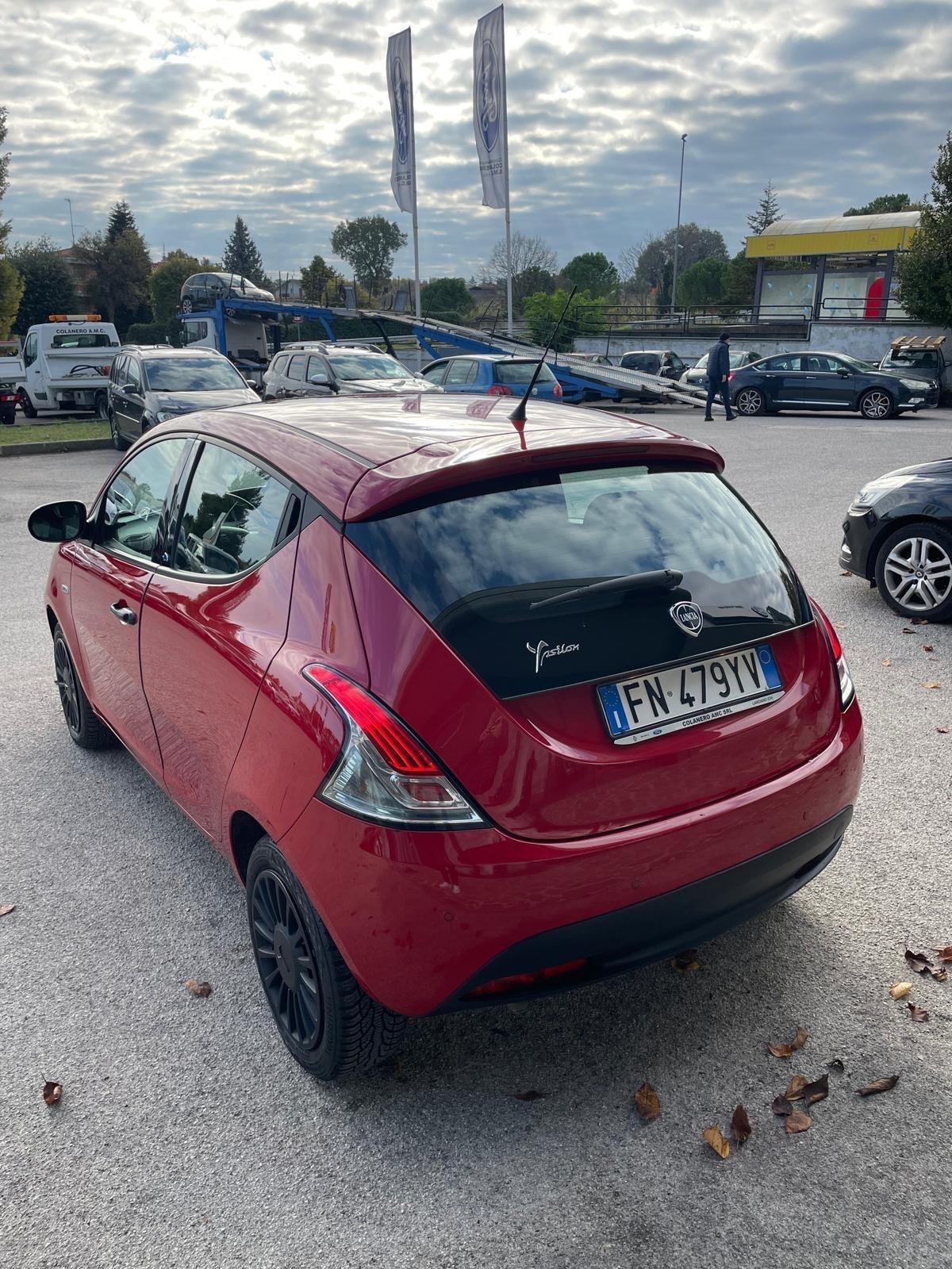 Lancia Ypsilon 1.2 69 CV 5 porte GPL Ecochic Gold