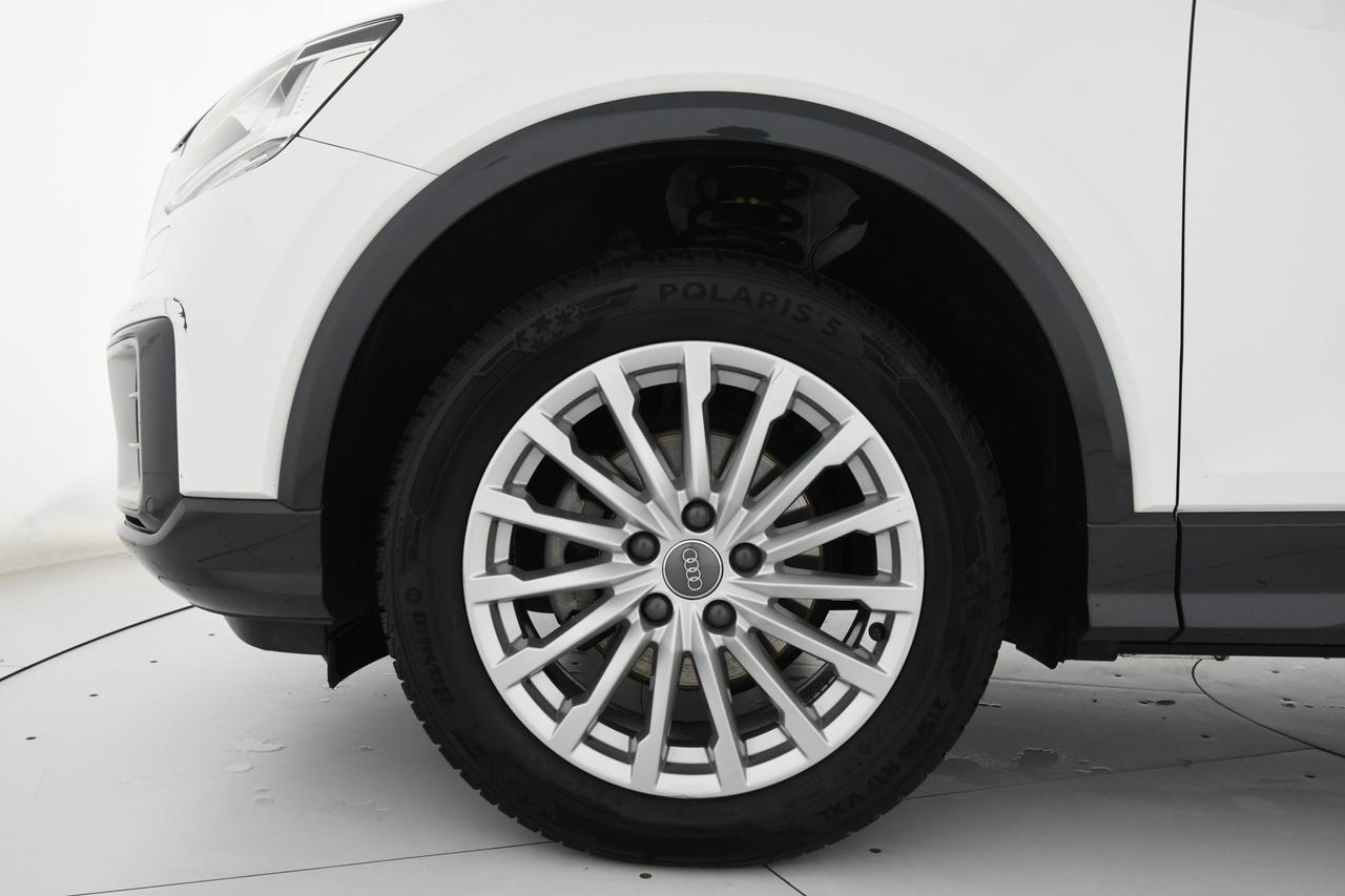 AUDI Q2 35 1.5 tfsi Business Design LED+C17"