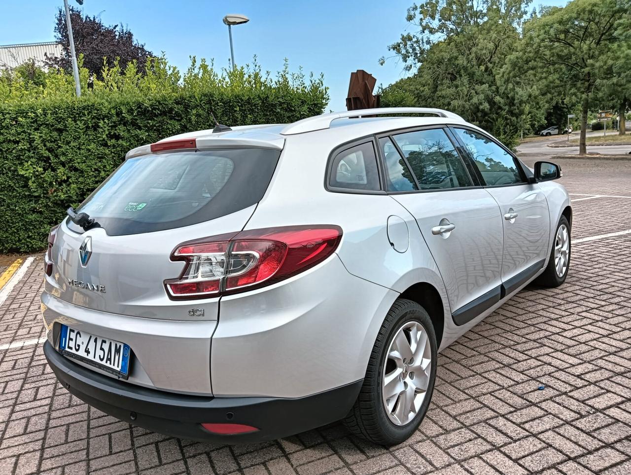 CELL 320 147 1147 WUATSAPP. Megane Mégane 1.5 dCi 110CV EDC SporTour GT Line