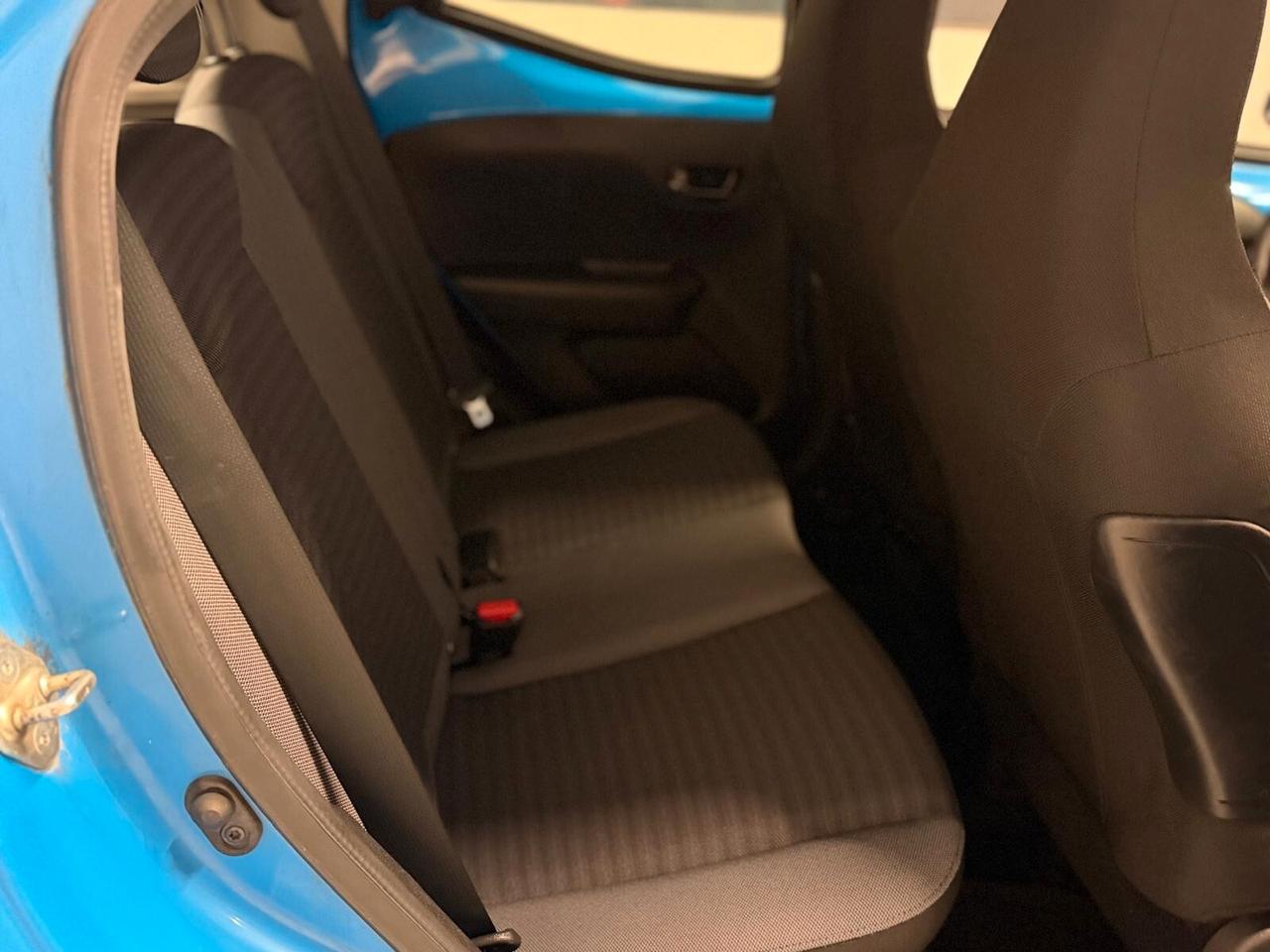 Toyota Aygo Connect 1.0 VVT-i 72 CV 5 porte x-clusiv