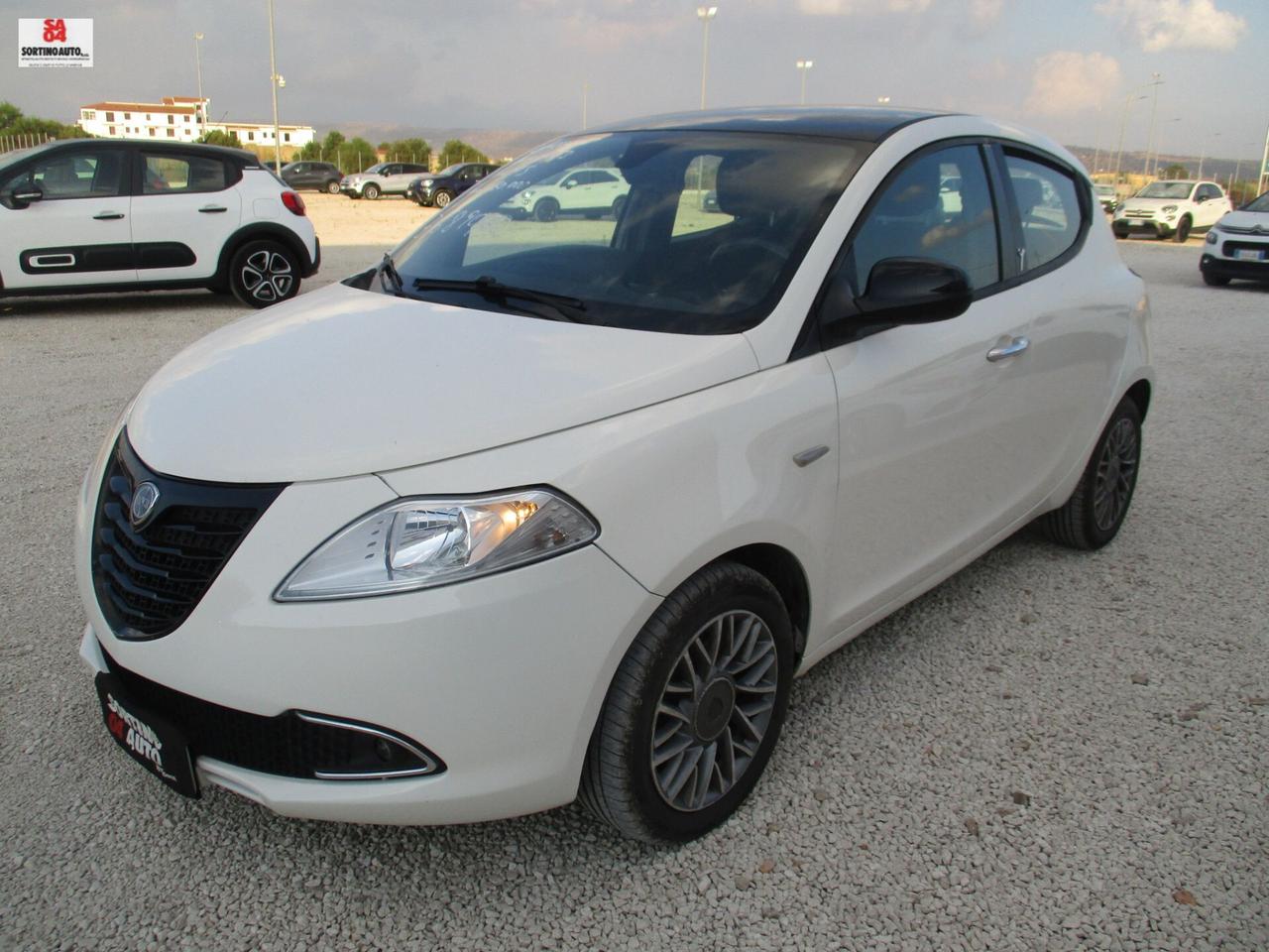 Lancia Ypsilon 1.3 MJT 16V 95 CV 5 porte S&S Platinum 12/2013