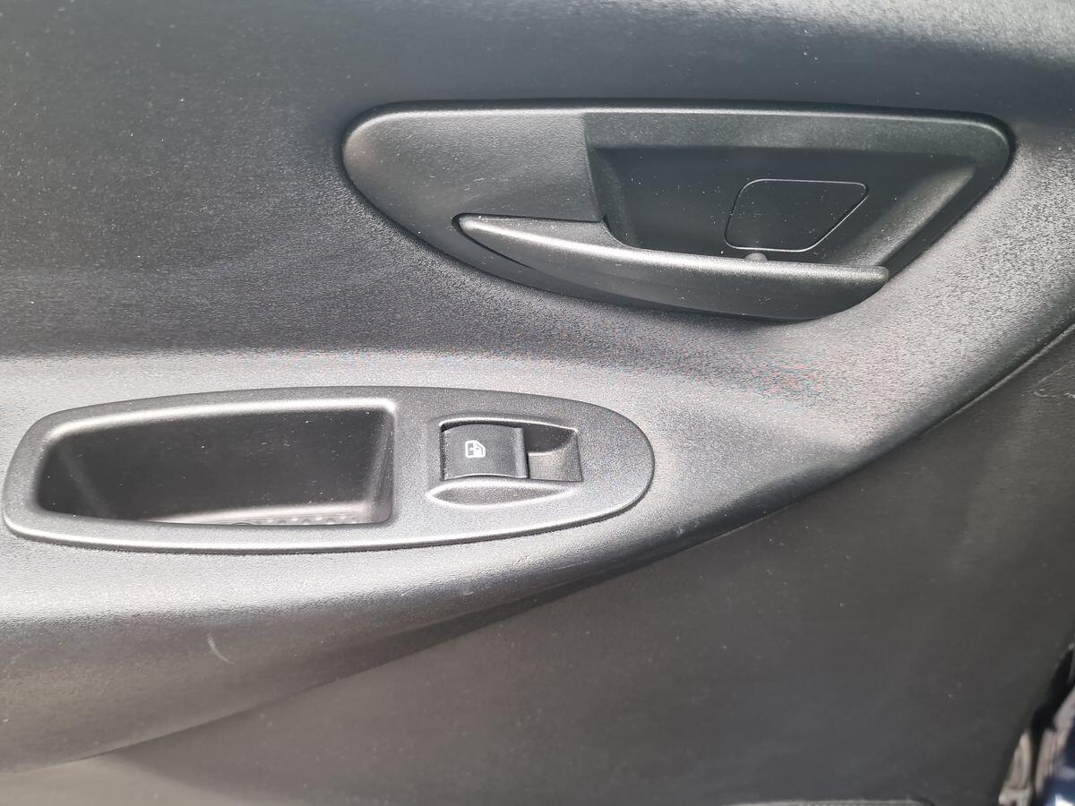 LANCIA YPSILON 1.2 B/GPL ECOCHIC GOLD