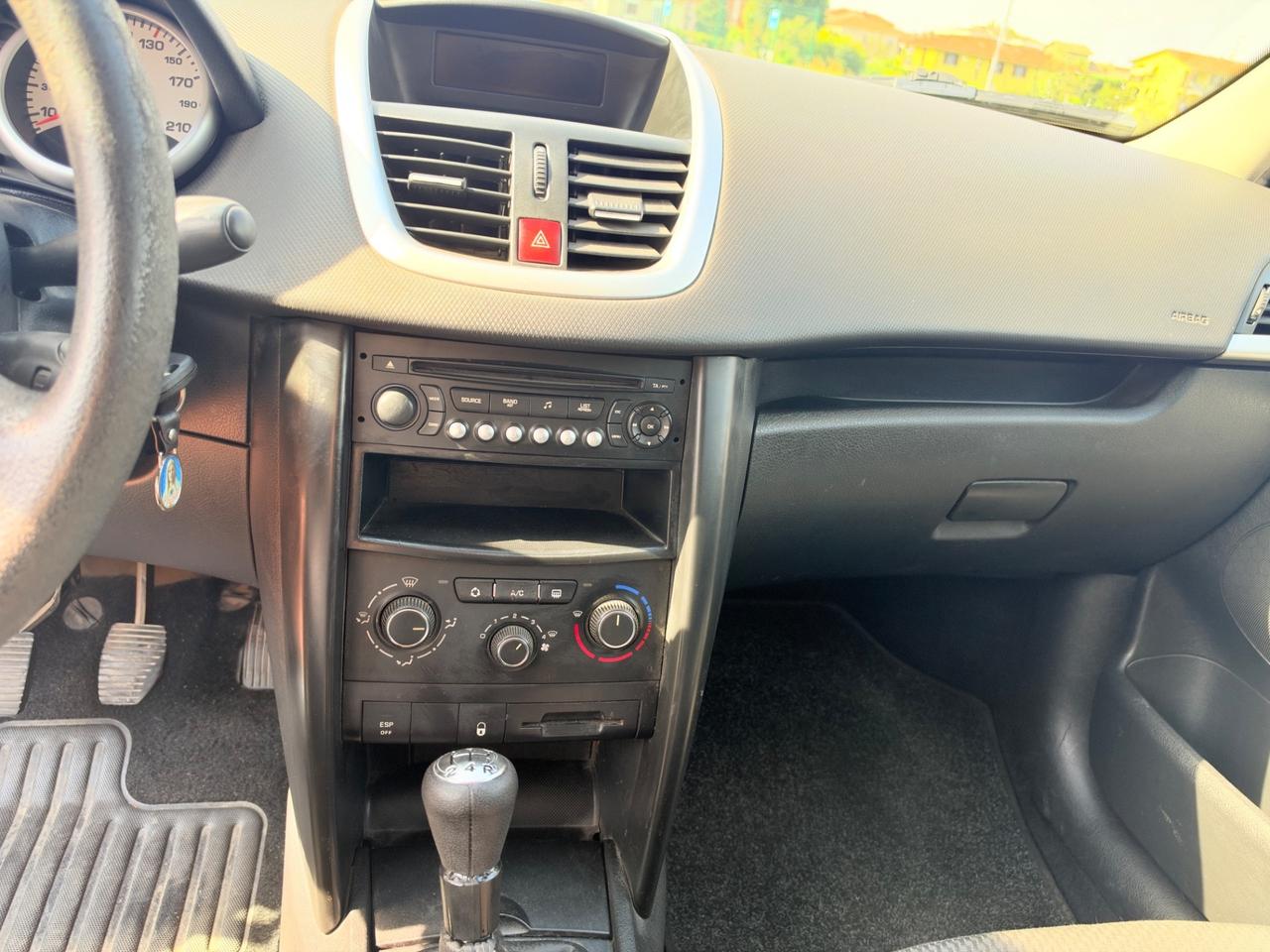 Peugeot 207 1.4 VTi 95CV 5p. XS