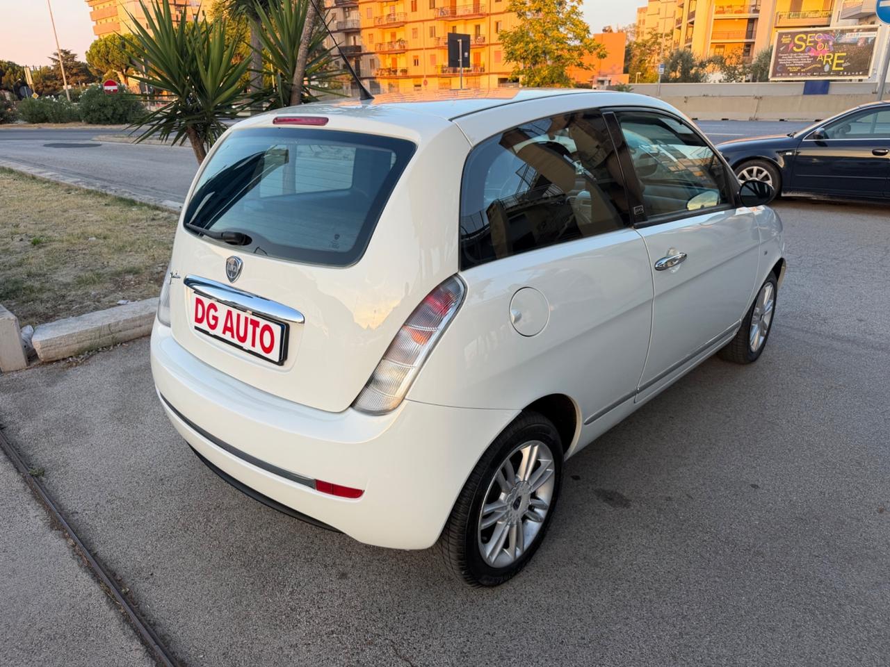 Lancia Ypsilon 1.2 benzina 69 cv 2011