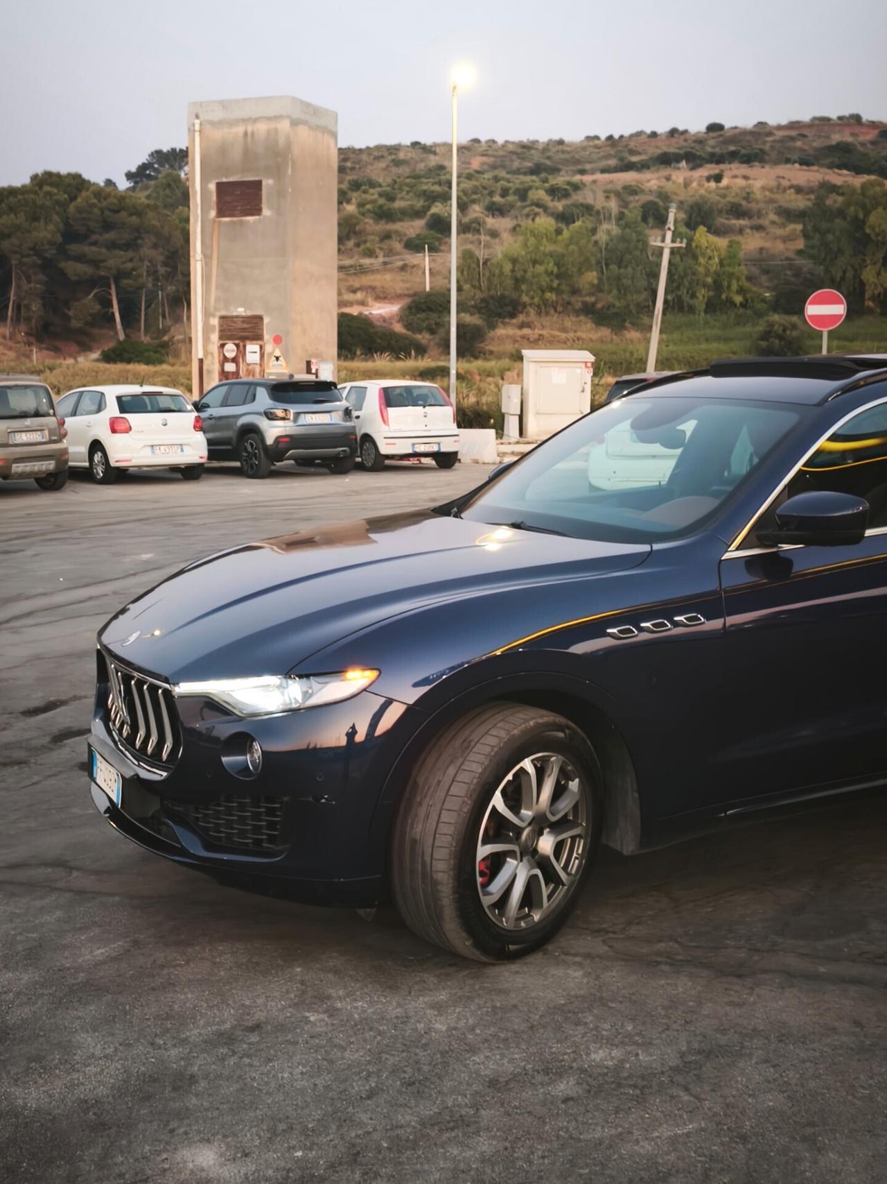 Maserati Levante 3.0d Q4 Tetto No Super Bollo