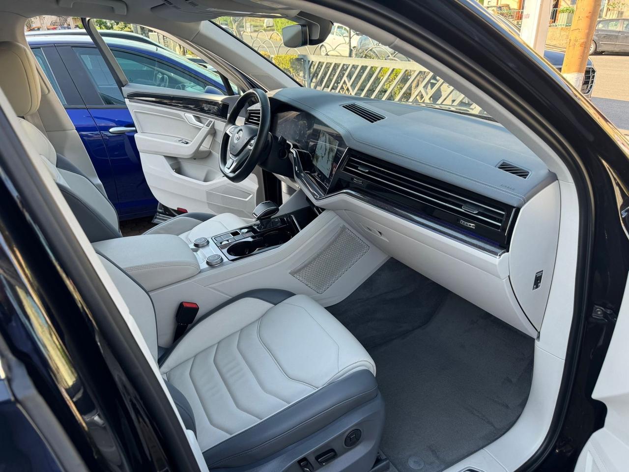 Volkswagen Touareg 3.0 V6 TDI SCR Advanced