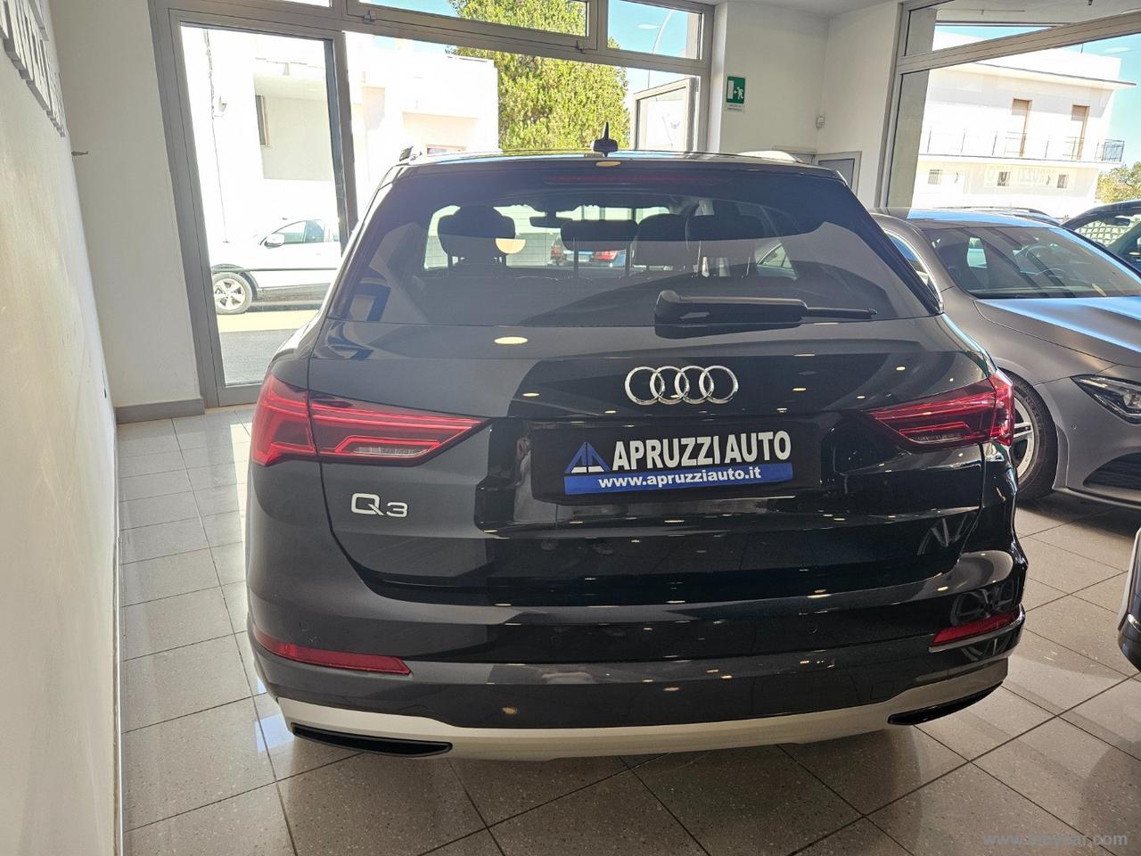 AUDI Q3 35 TDI S tronic Business Advanced