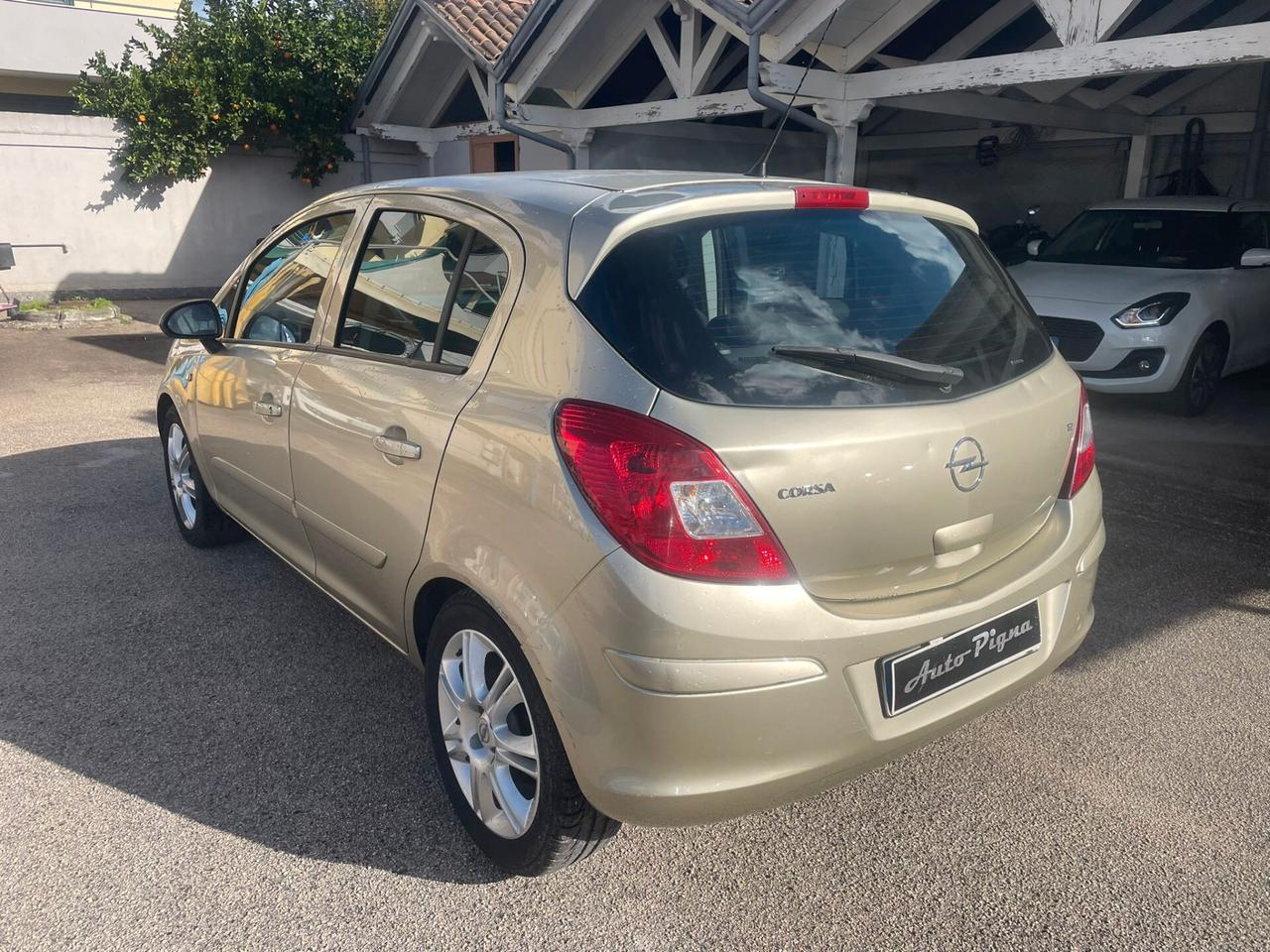 Opel Corsa 1.2 5 porte Cosmo