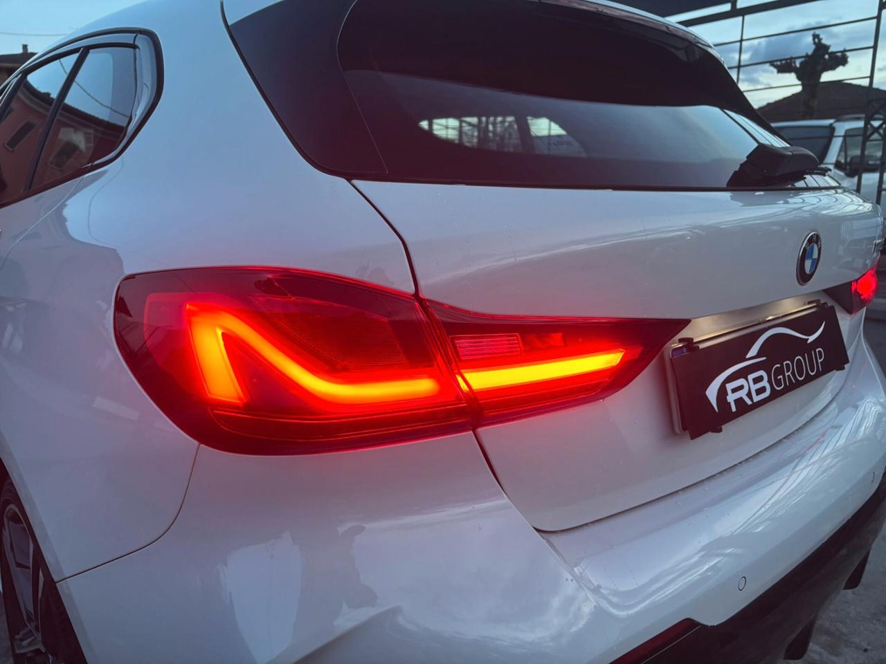 Bmw 118 118d 5p. Msport