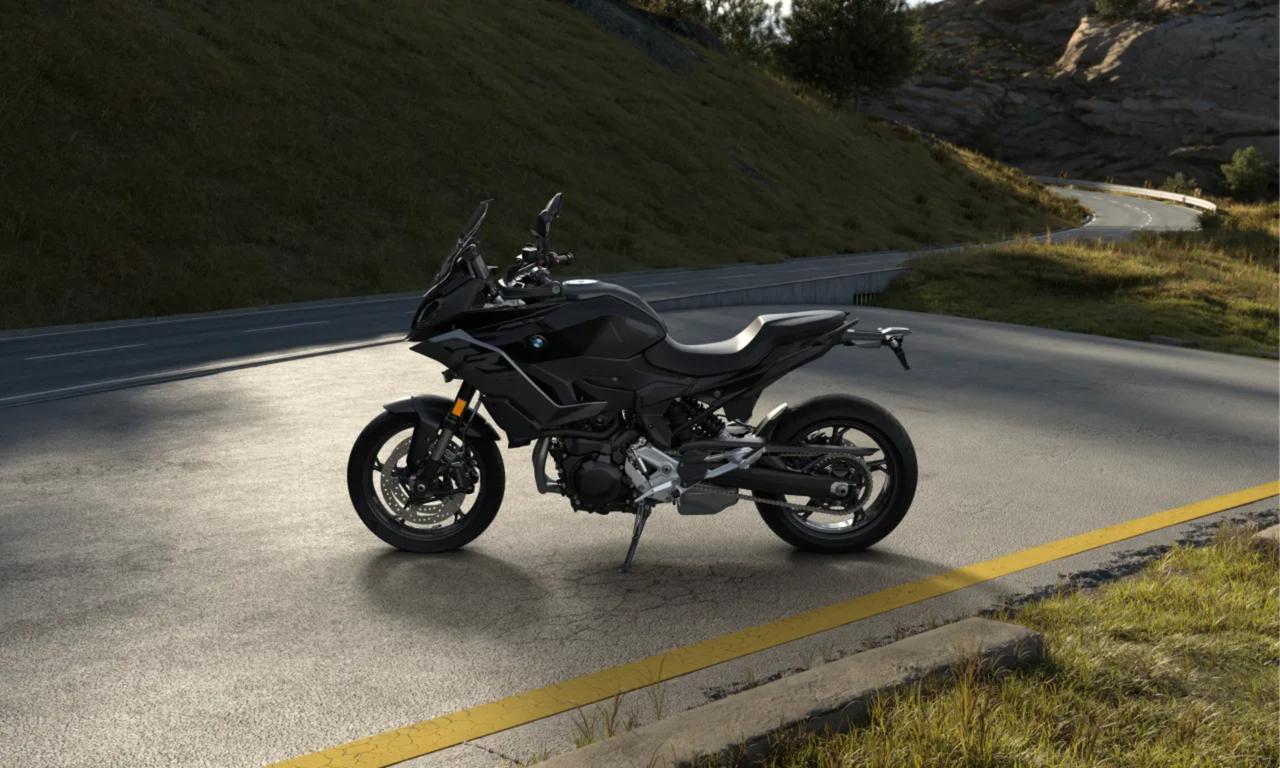 BMW F 900 XR Triple Black