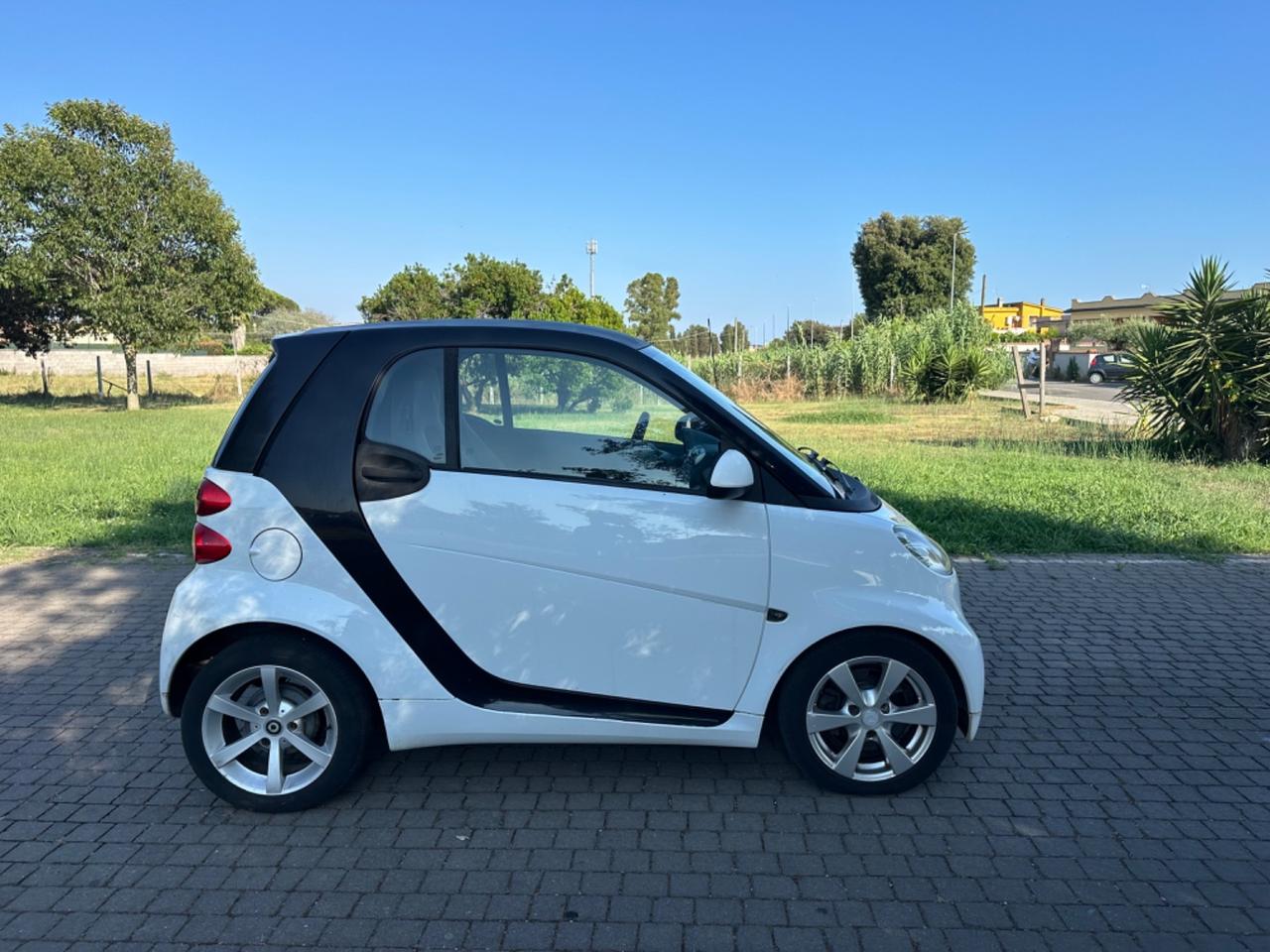 Smart ForTwo 1000 52 kW MHD coupé pure NEOPATENTATI