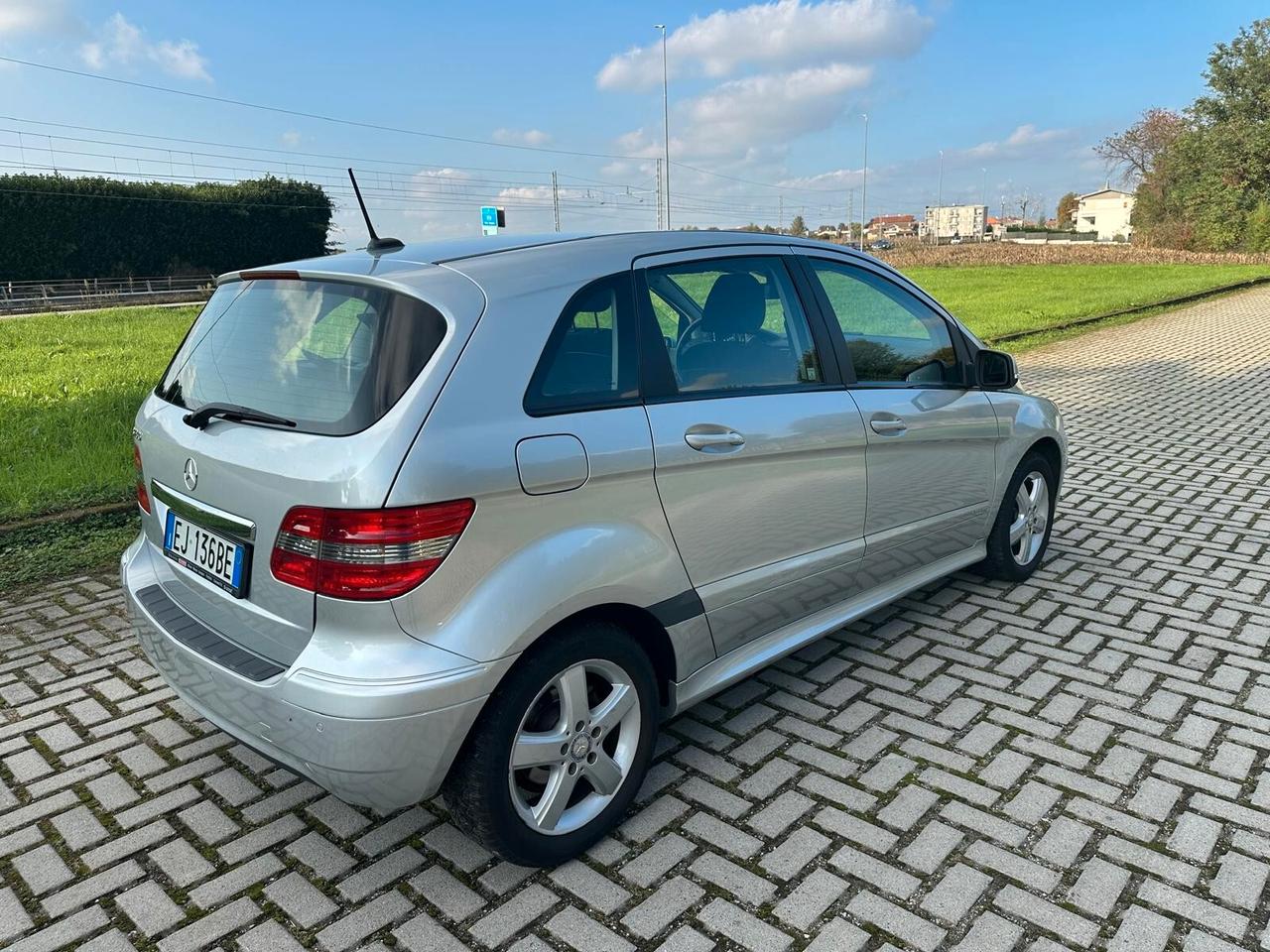 Mercedes-benz B 180 B 180 BlueEFFICIENCY Executive