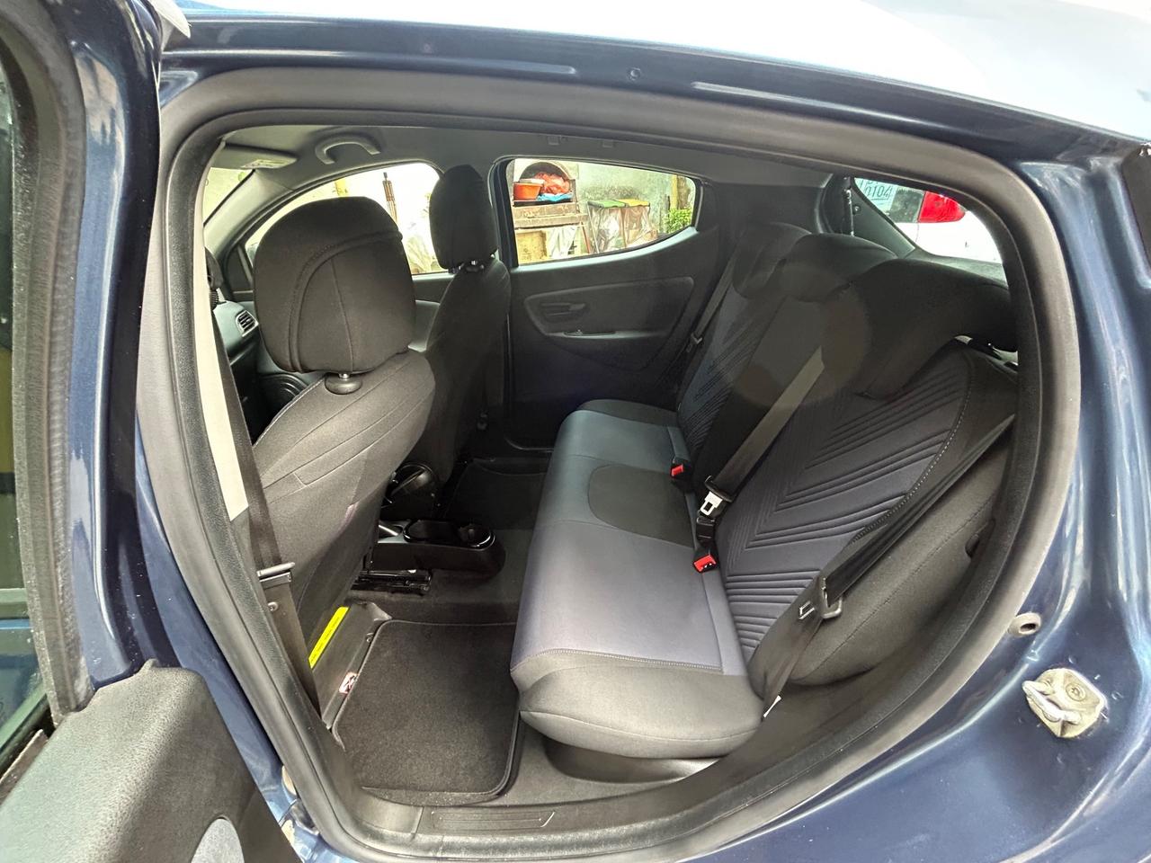 Lancia Ypsilon 1.0 FireFly 5 porte S&S Hybrid Ecochic Gold