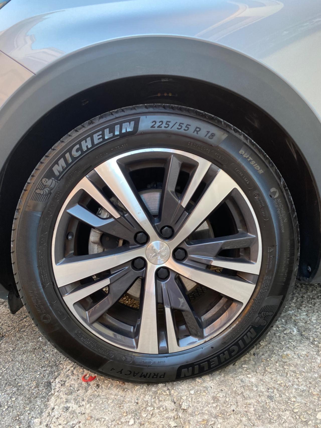 Peugeot 3008 Allure 130cv EAT8 ESCLUSO IVA