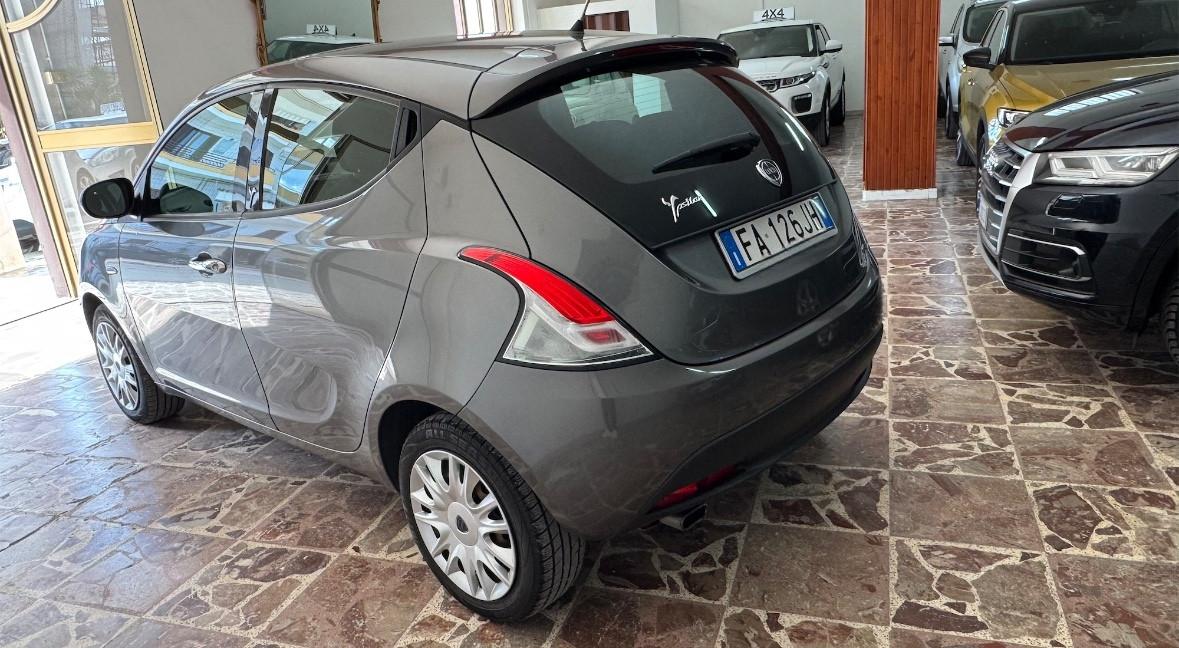 Lancia Ypsilon 1.2 69 CV 5 porte Silver-88.000 KM