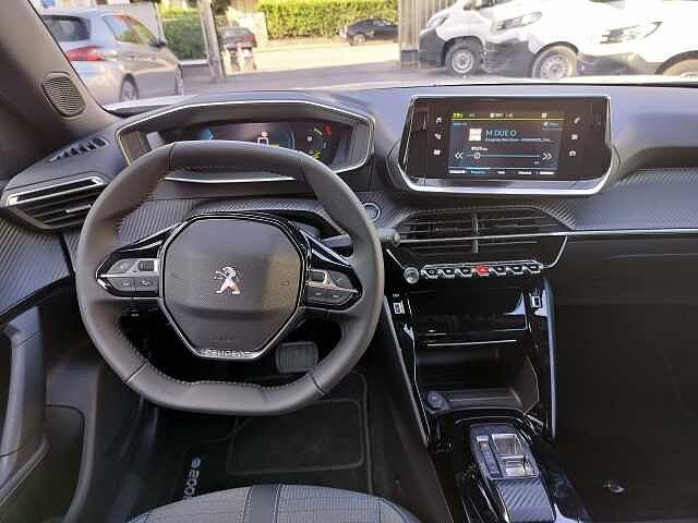 Peugeot 2008 motore elettrico 136 CV Allure