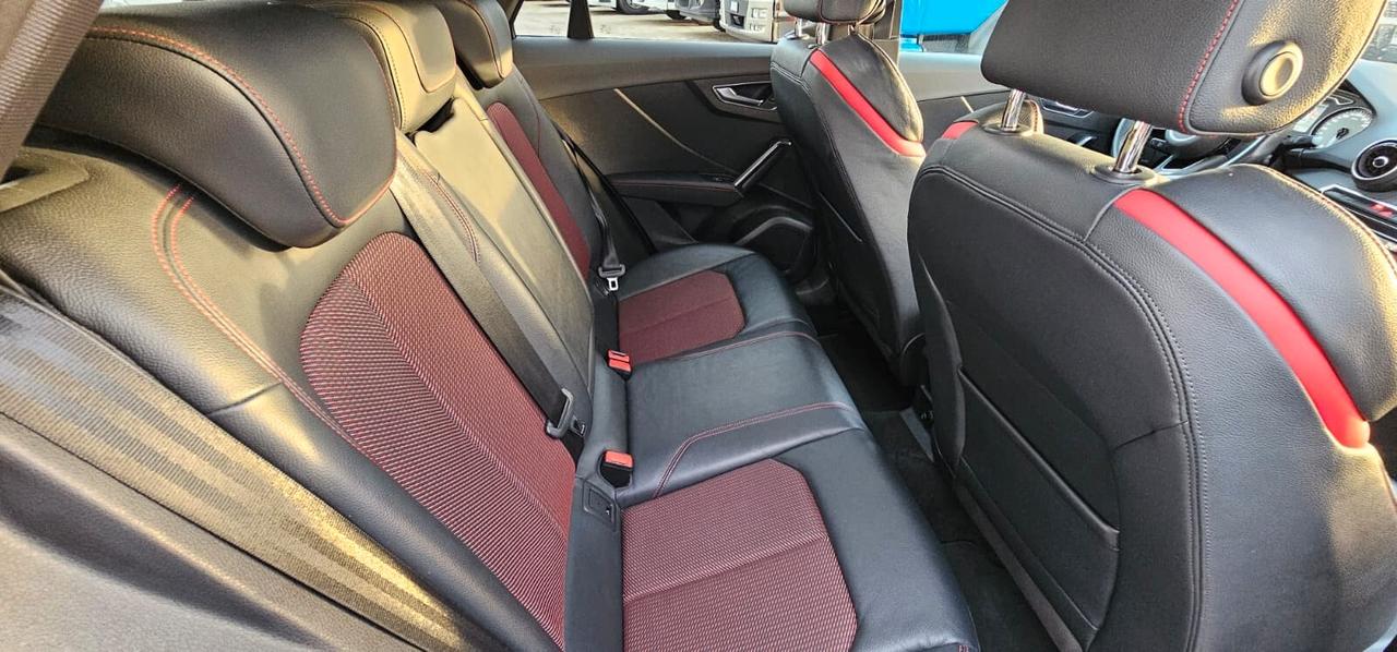 Audi SQ2 TFSI quattro S tronic sport attitude