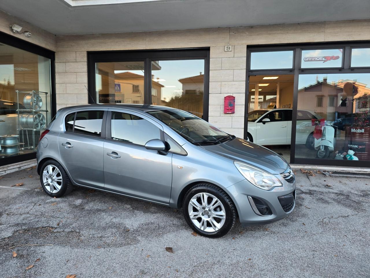 Opel Corsa 1.2 5 porte Elective