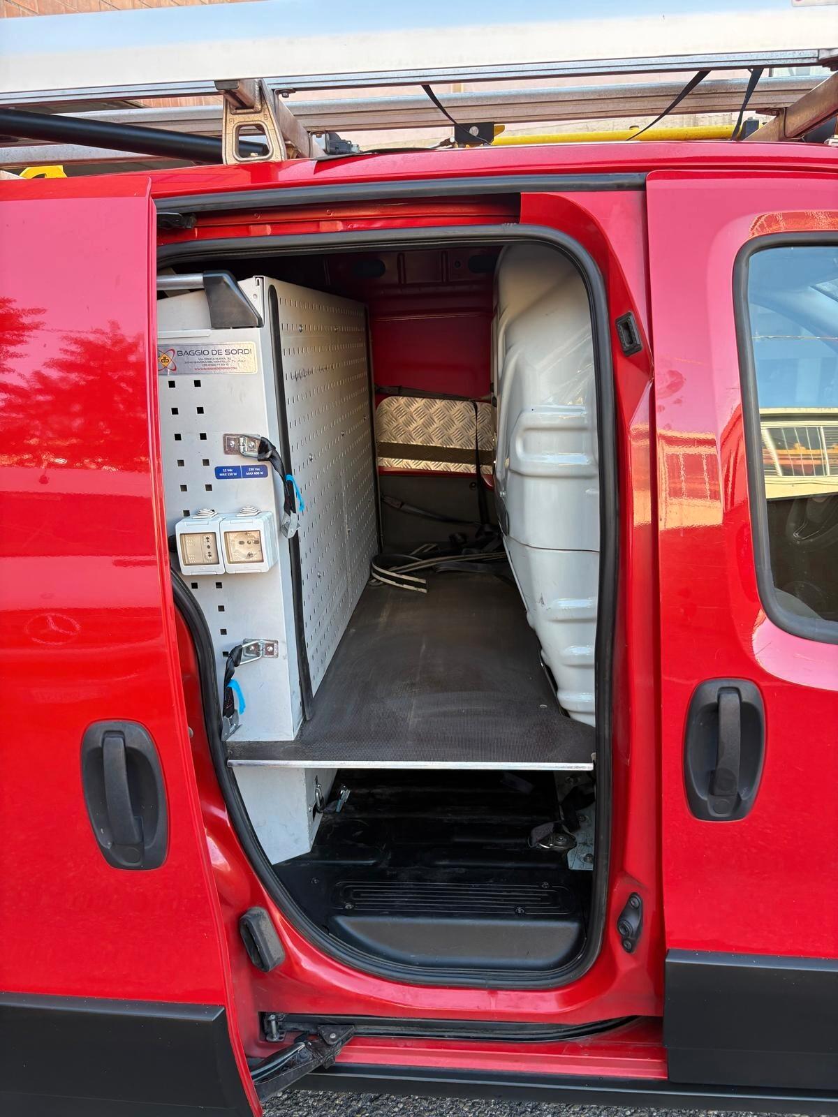 Fiat Fiorino 1.3 MJT 95CV Combinato Adventure