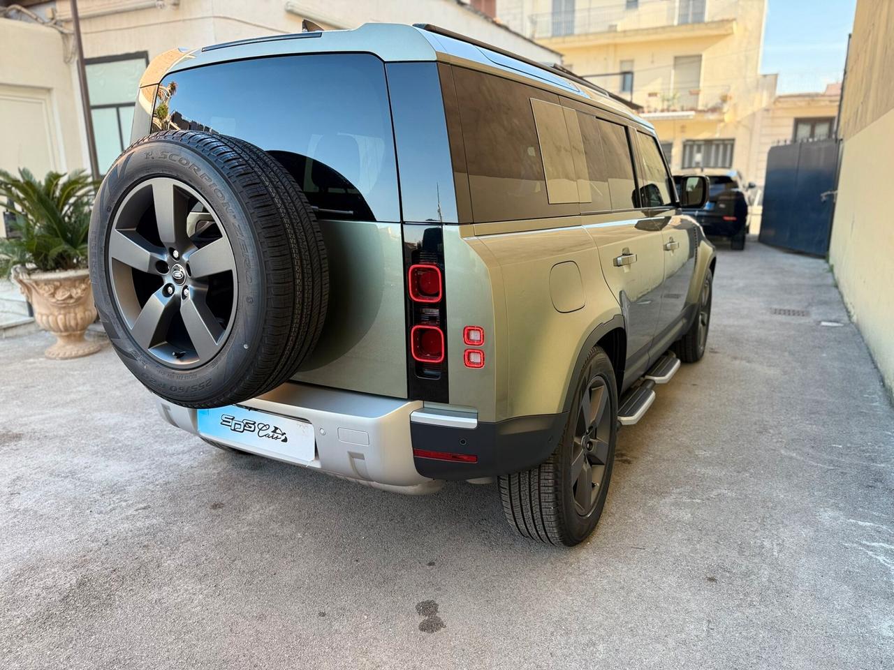 Land Rover Defender 110 3.0D I6 200 CV AWD Auto X-Dynamic SE