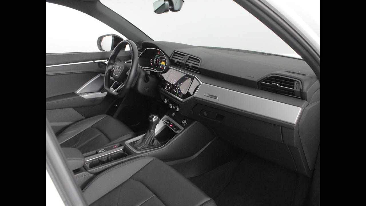 Audi Q3 45 TFSI E S TRONIC