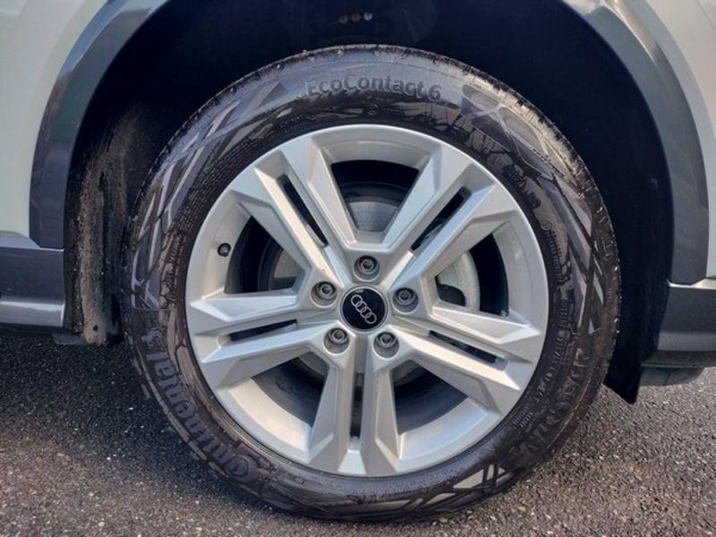 Audi Q2 2.0 30 TDI S LINE Interno ed esterno
