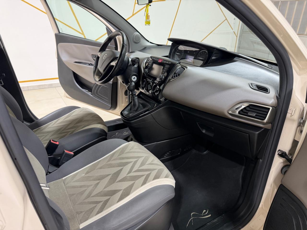 Lancia Ypsilon 1.2 69 CV 5 porte GPL Ecochic Gold