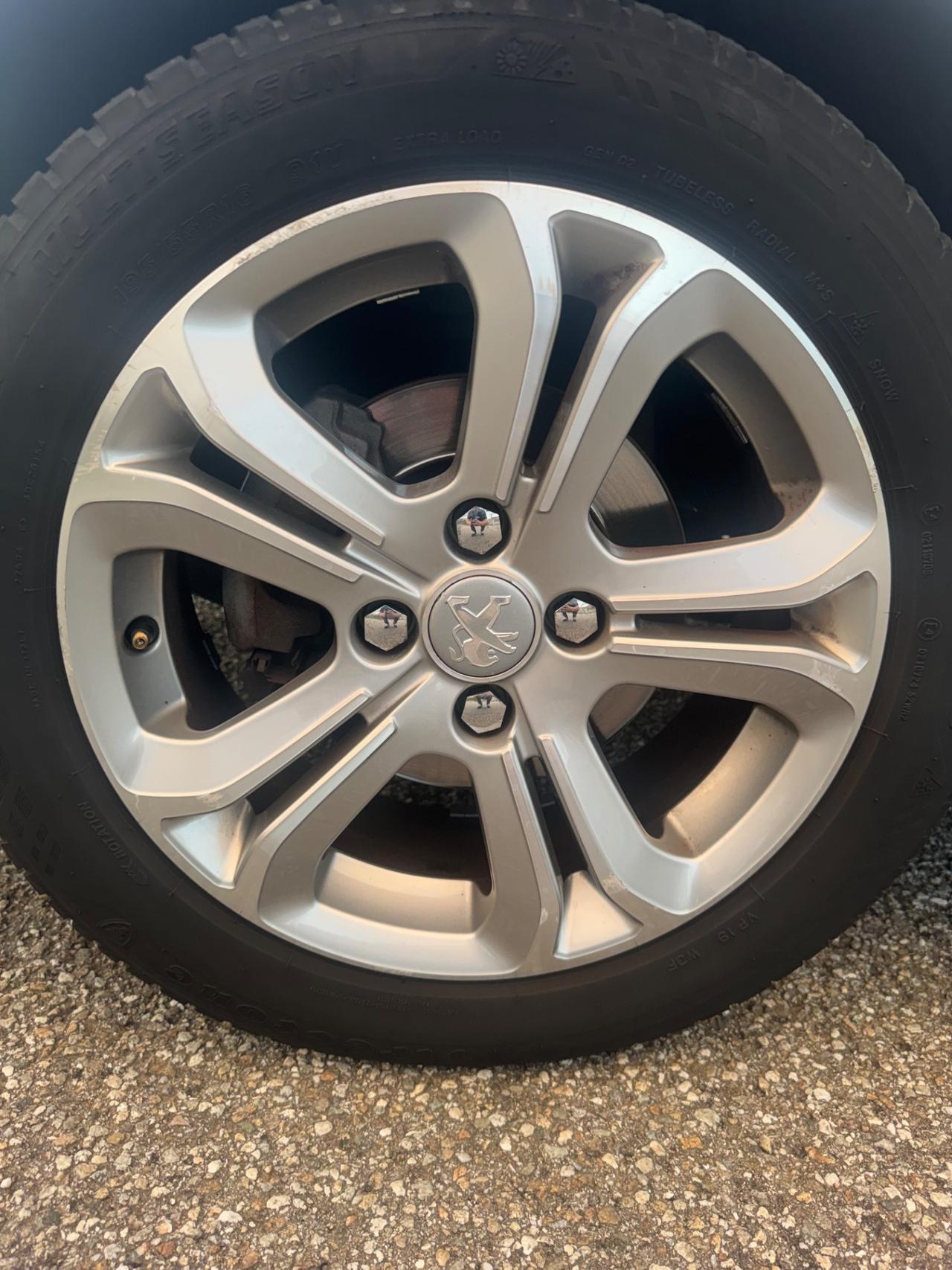 Peugeot 208 1.2 VTi 82 CV 5 porte Allure